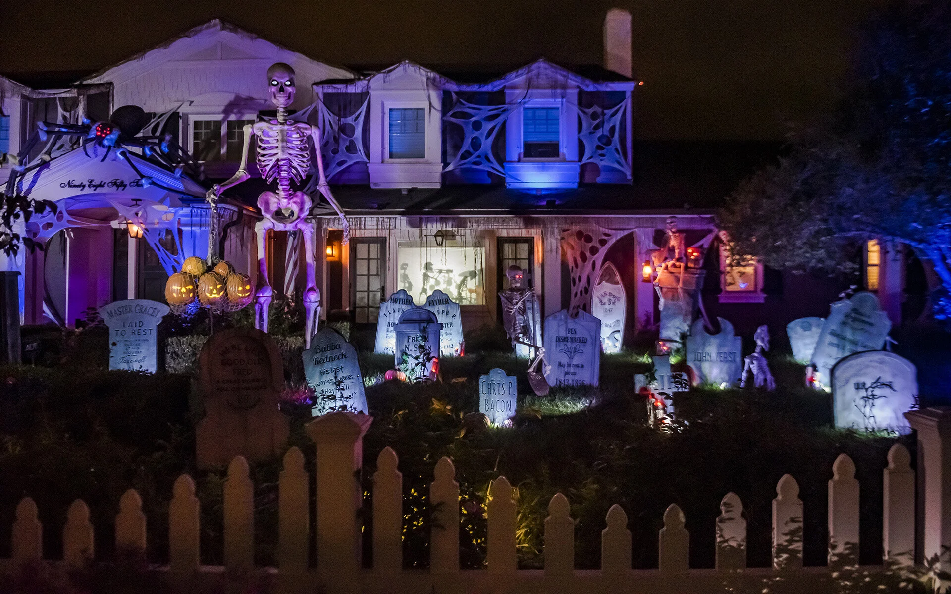 Yardhaunts 20 1030 Cover | The Best Way To Decorate For Halloween Without Damaging Your Roof Or Exterior